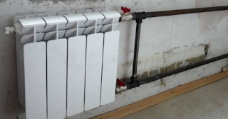 Установка биметаллических радиаторов отопления в квартире в Климовске - от 2060 руб.